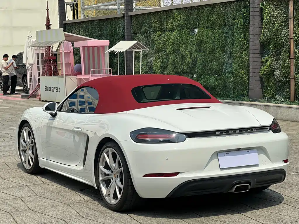 Porsche 718 Boxster 2.0 T