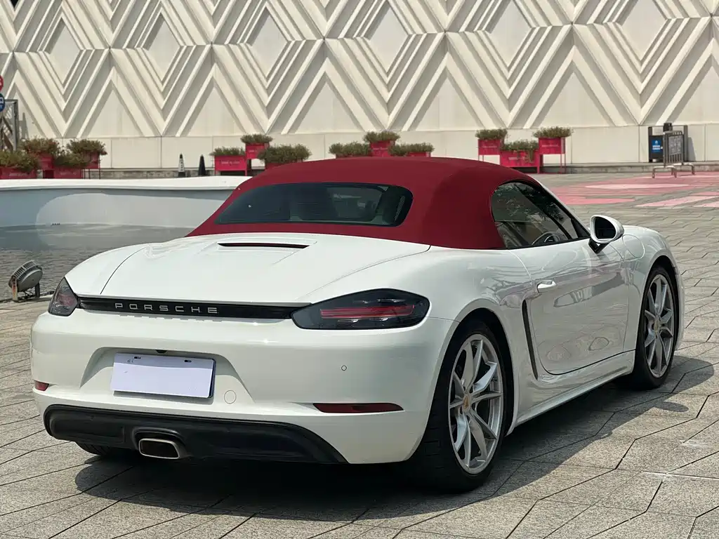 Porsche 718 Boxster 2.0 T