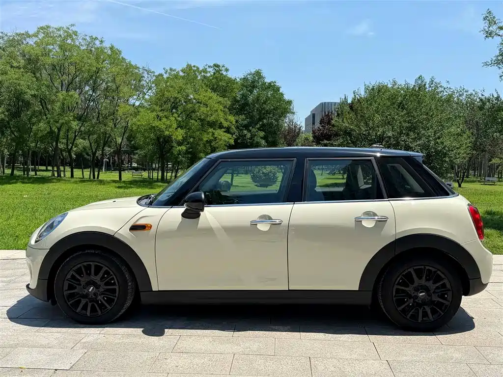 MINI 1.5 T COOPER Fun 5-door
