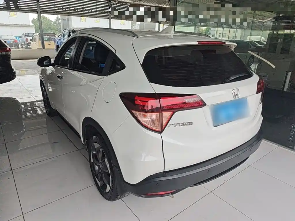 Vezel 1.8 L CVT 2 WD Pioneer