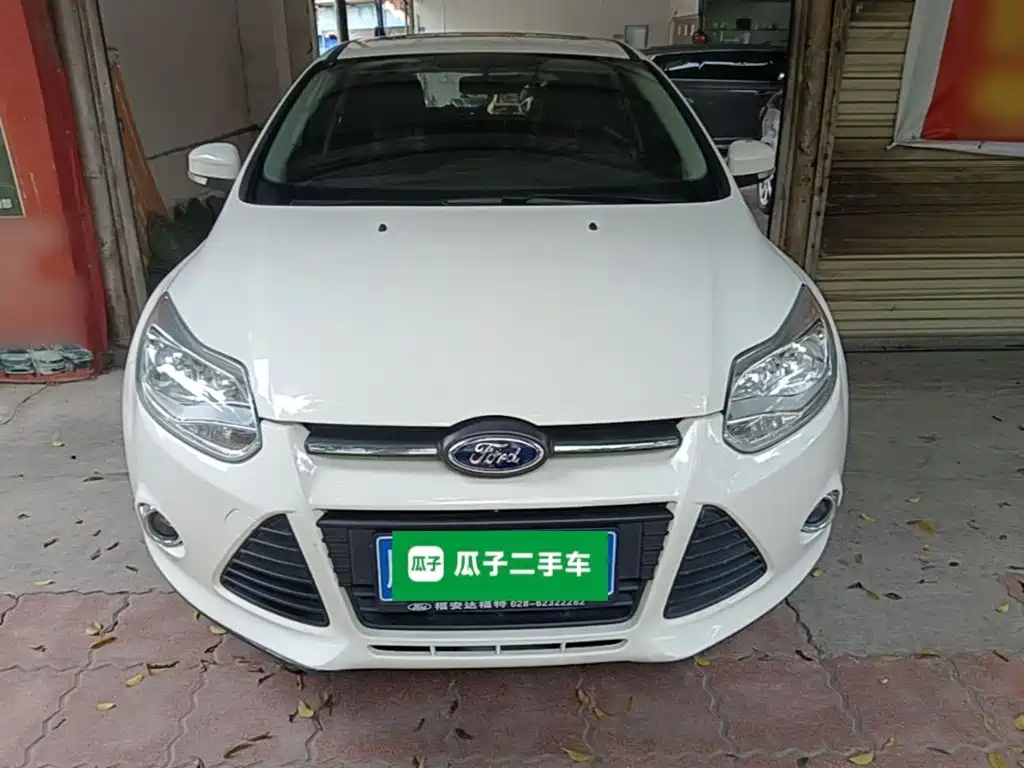 Focus Hatchback 1.6 L Auto Style