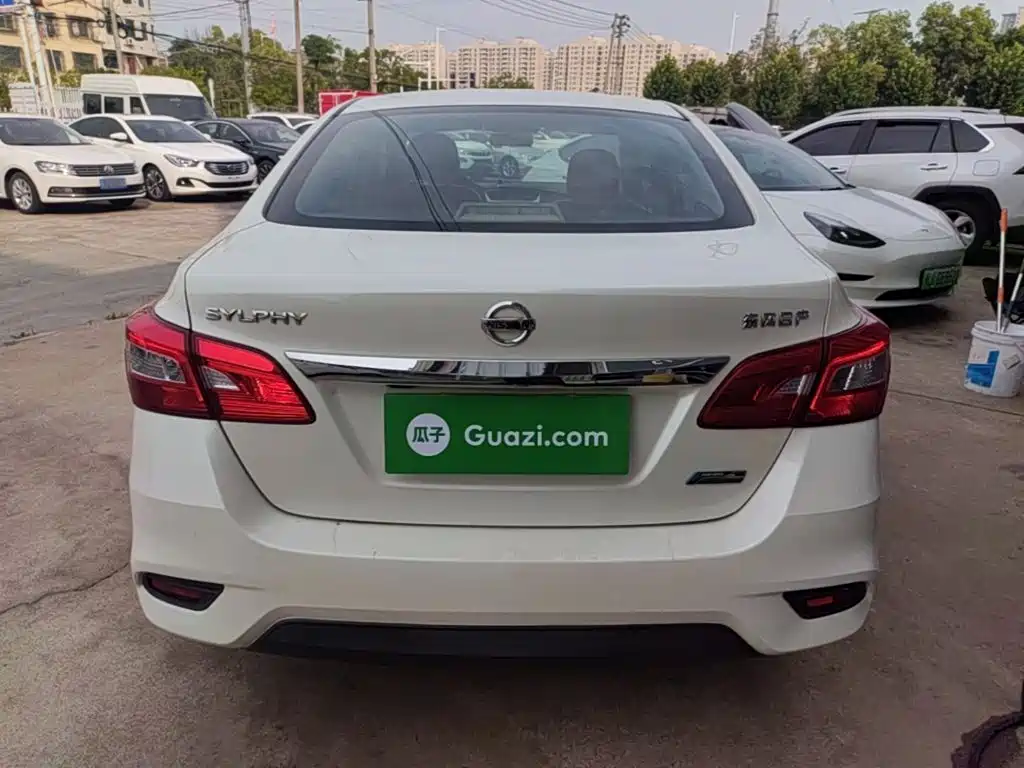 Sylphy 1.6 XV CVT Premium