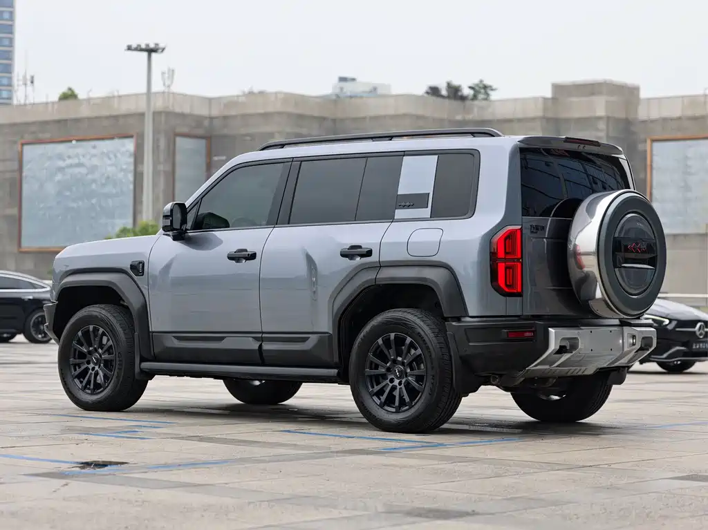 Leopard 5 Explorer