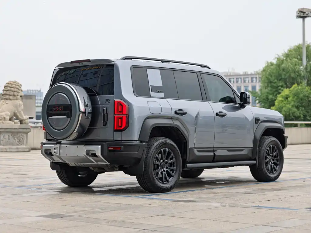 Leopard 5 Explorer