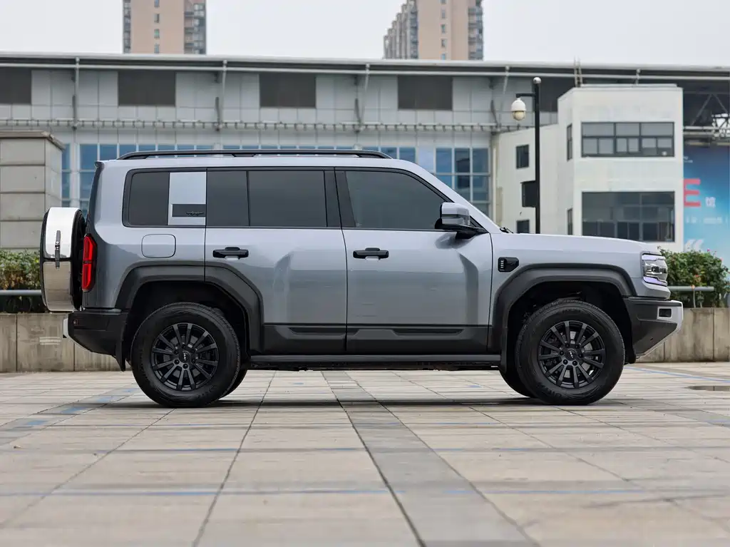 Leopard 5 Explorer