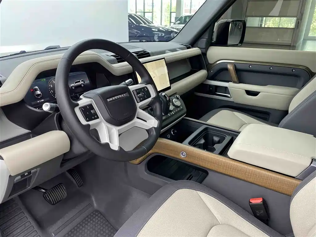 Land Rover Defender 110 P400 X-DYNAMIC HSE