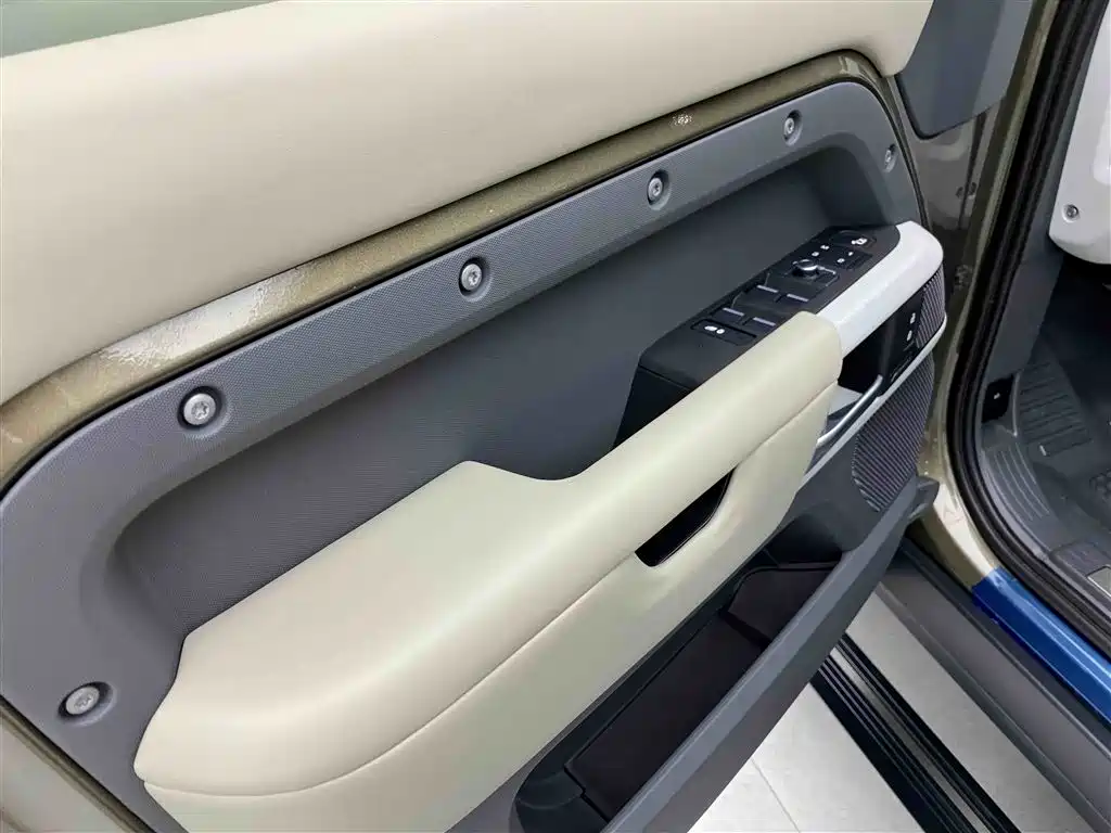 Land Rover Defender 110 P400 X-DYNAMIC HSE