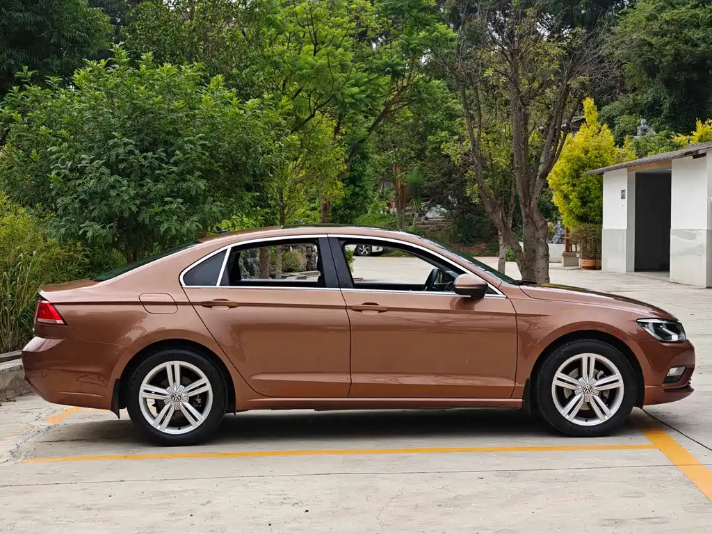 Lamando 280 TSI DSG Comfort