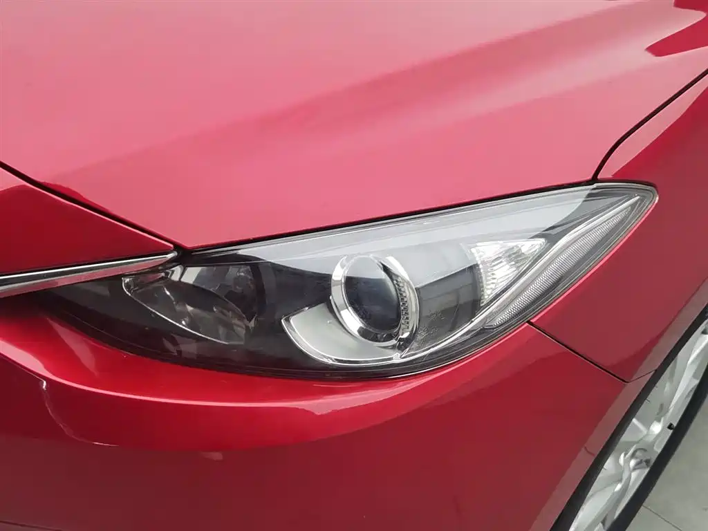 Mazda 3 Axela 马自达3 昂克赛拉 2016款 三厢 1.5 L 手动豪华型