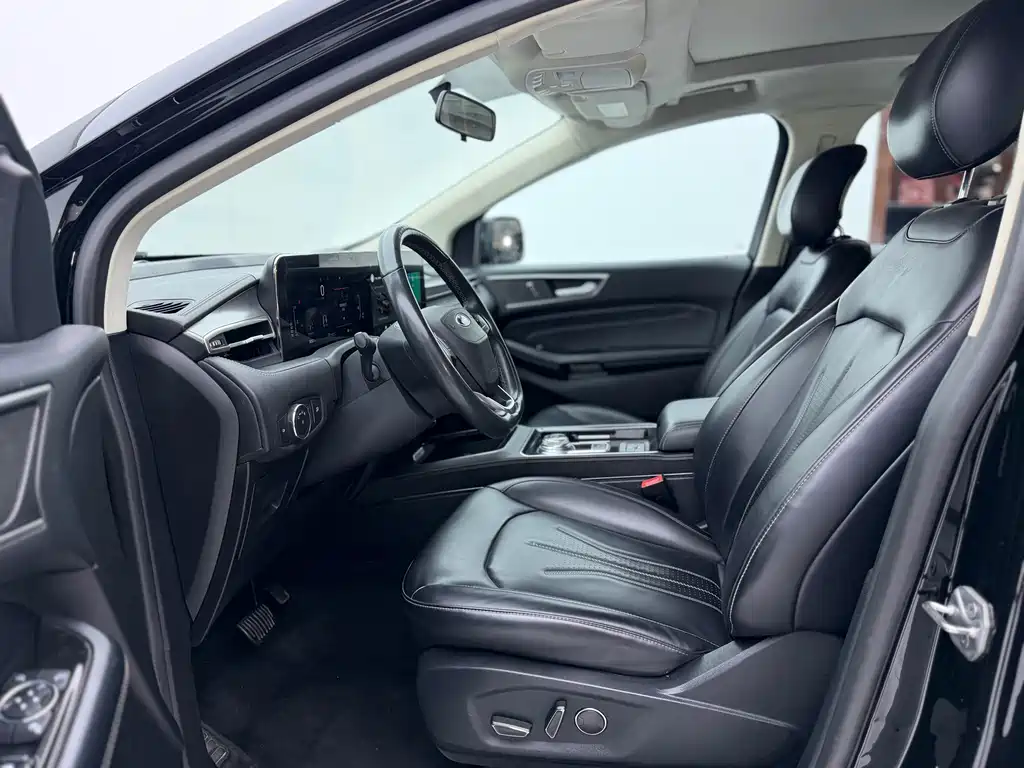 Edge PLUS EcoBoost 245 2 WD Platinum Sharp 5-seat