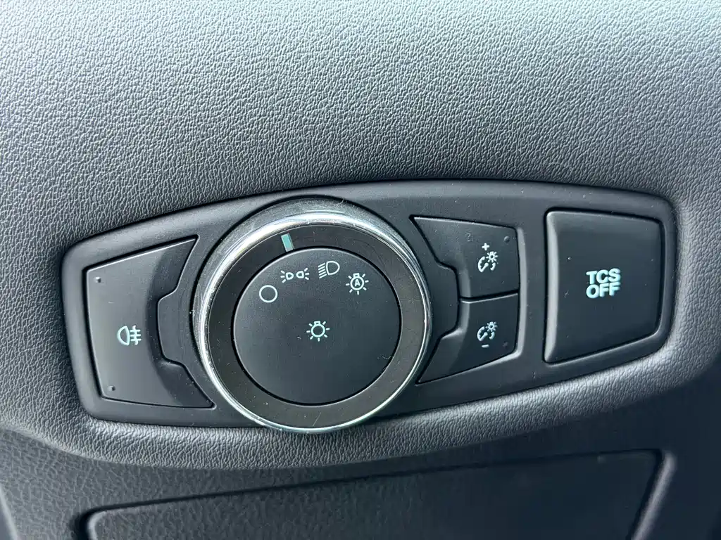 Edge PLUS EcoBoost 245 2 WD Platinum Sharp 5-seat