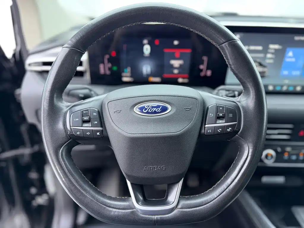Edge PLUS EcoBoost 245 2 WD Platinum Sharp 5-seat