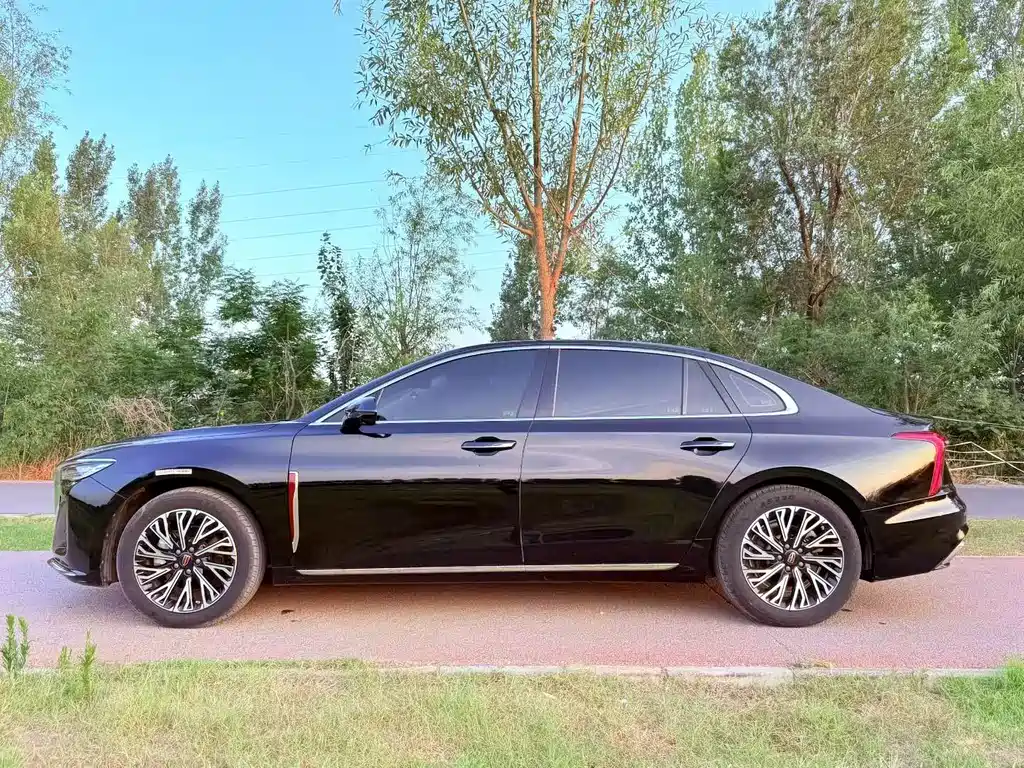 Hongqi H5 2.0 T Auto Connected Flagship
