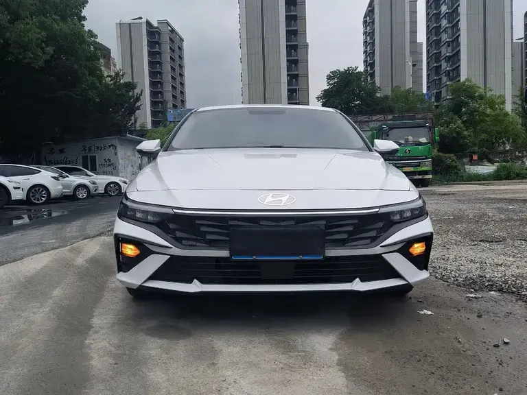 Hyundai Elantra 1.5 L CVT GLS Leading