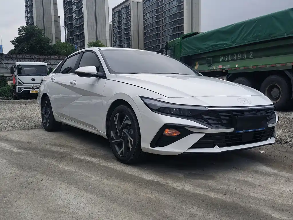 Elantra 1.5 L CVT GLS Leading