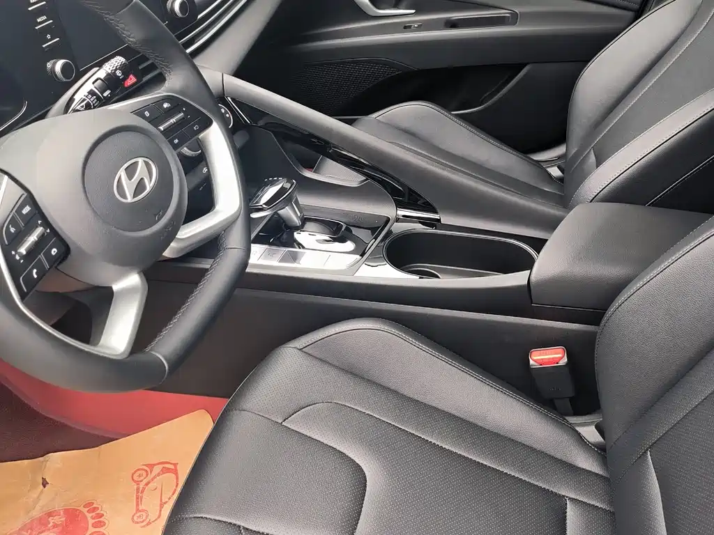 Elantra 1.5 L CVT GLS Leading