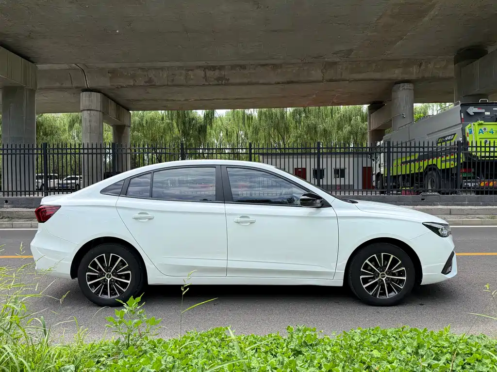Roewe i5 1.5 L CVT Platinum