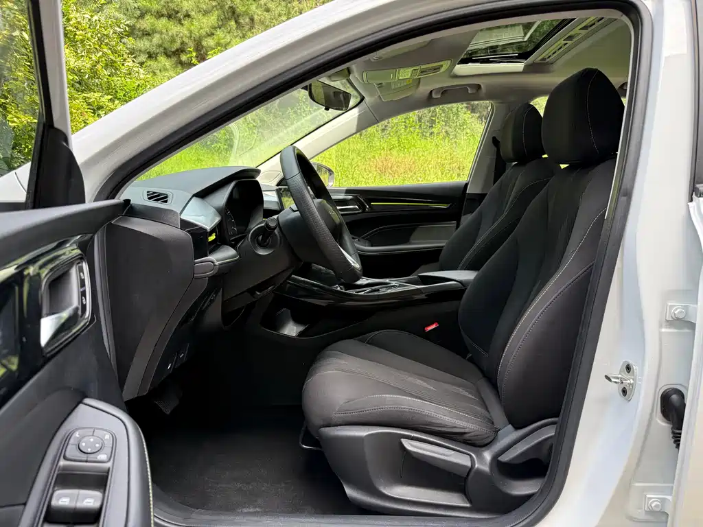 Roewe i5 1.5 L CVT Platinum
