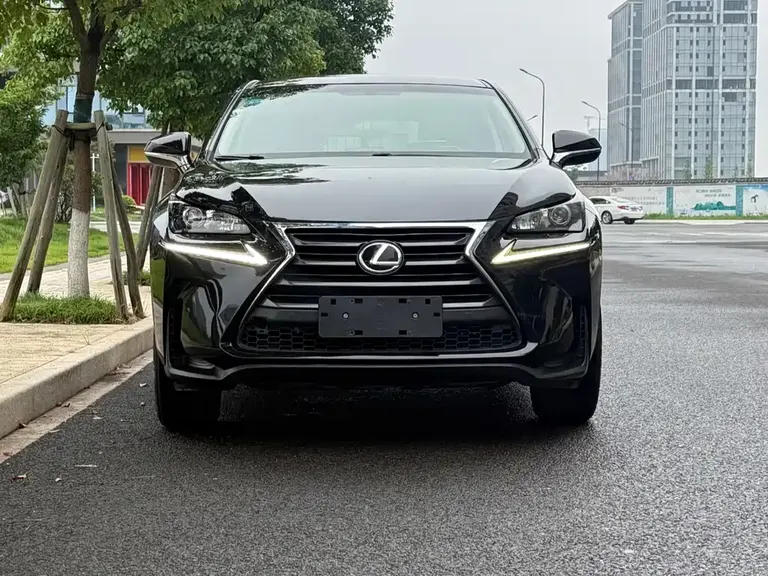 Lexus NX 200 FWD Sharp Travel