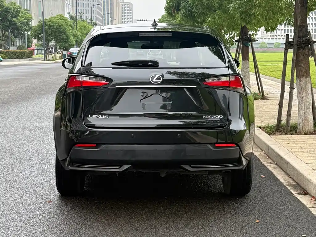 Lexus NX 200 FWD Sharp Travel
