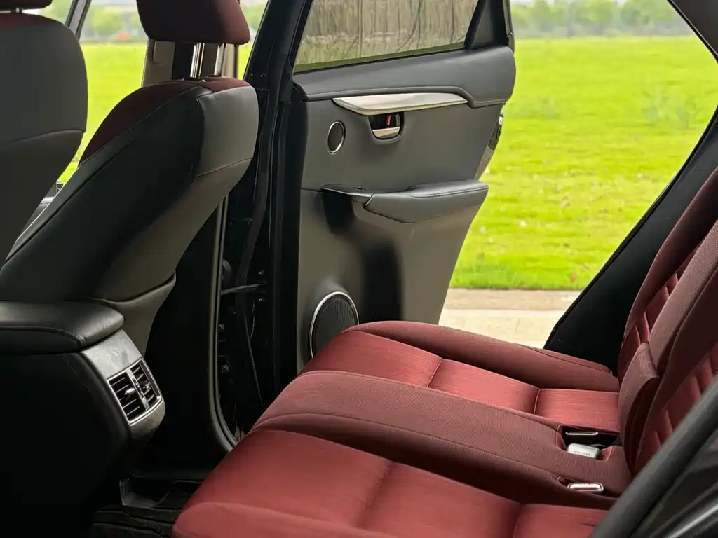 Lexus NX 200 FWD Sharp Travel