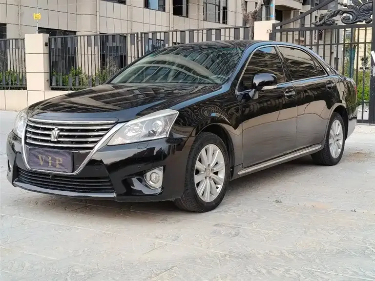 Toyota Crown 2.5 L Royal