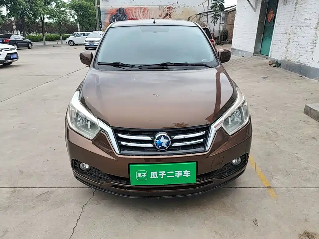 Venucia R50 1.6 L Auto Elite