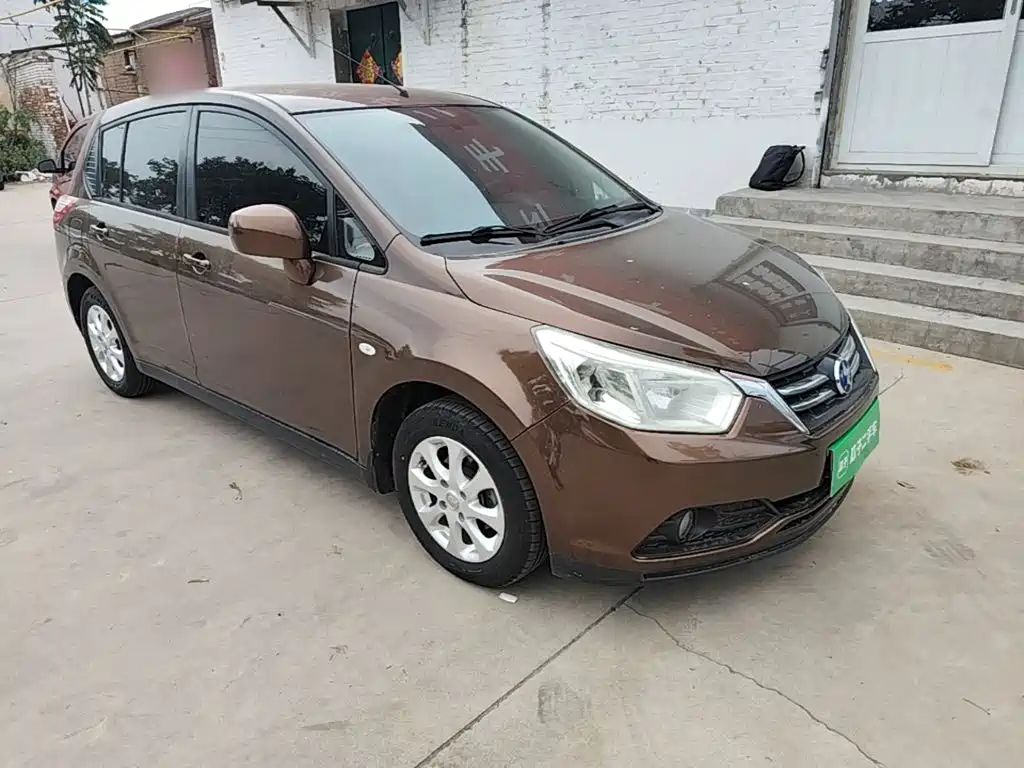 Venucia R50 1.6 L Auto Elite
