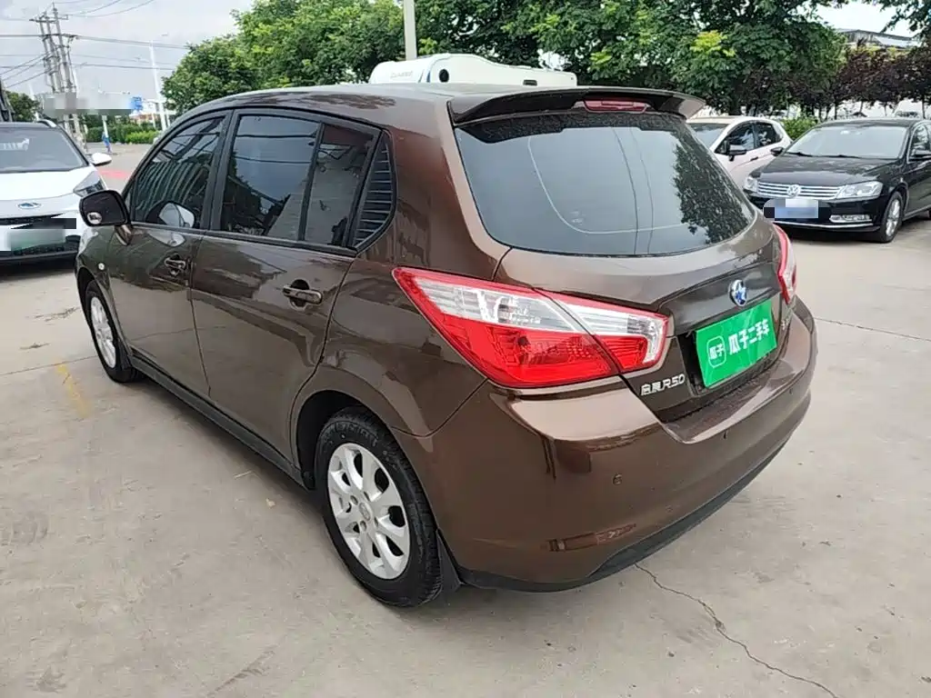 Venucia R50 1.6 L Auto Elite