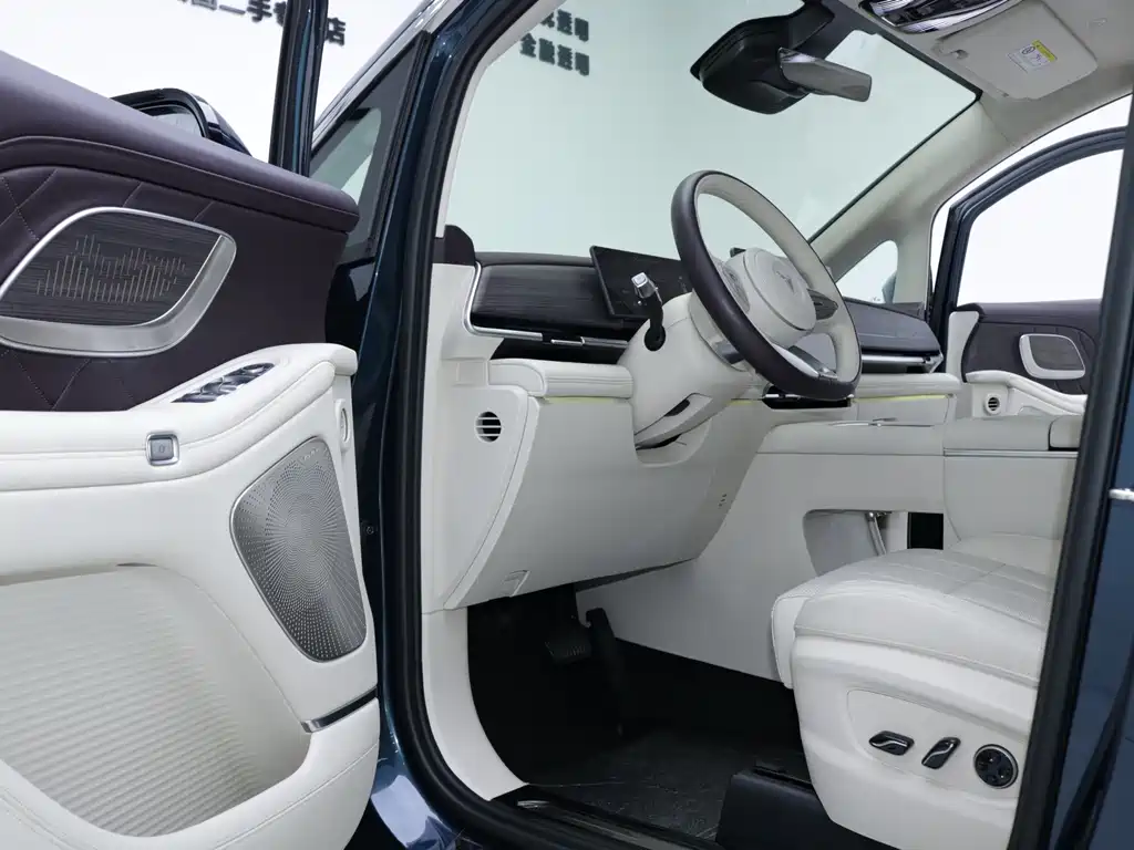 Voyah Dreamer PHEV Qiankun Ultra