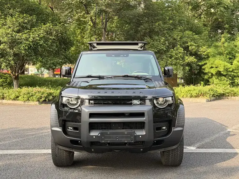 Land Rover Defender 110 P400 Dark Special Edition