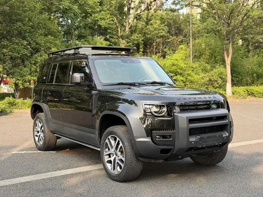 Land Rover Defender 110 P400 Dark Special Edition