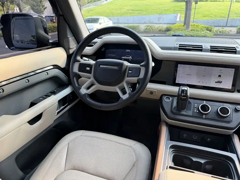 Land Rover Defender 110 P400 Dark Special Edition
