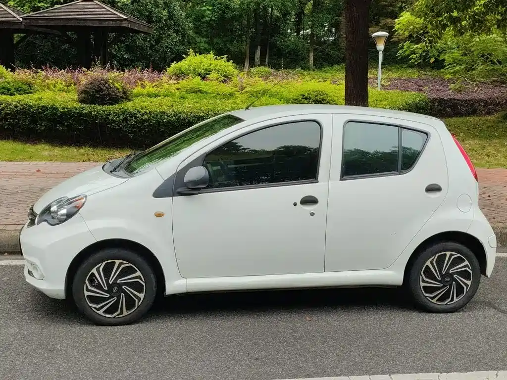 BYD F0 1.0 L AMT Xuan Cool