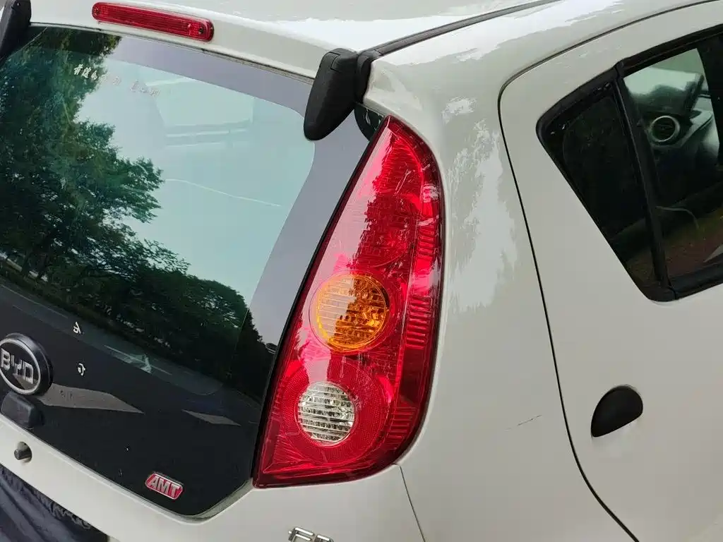 BYD F0 1.0 L AMT Xuan Cool