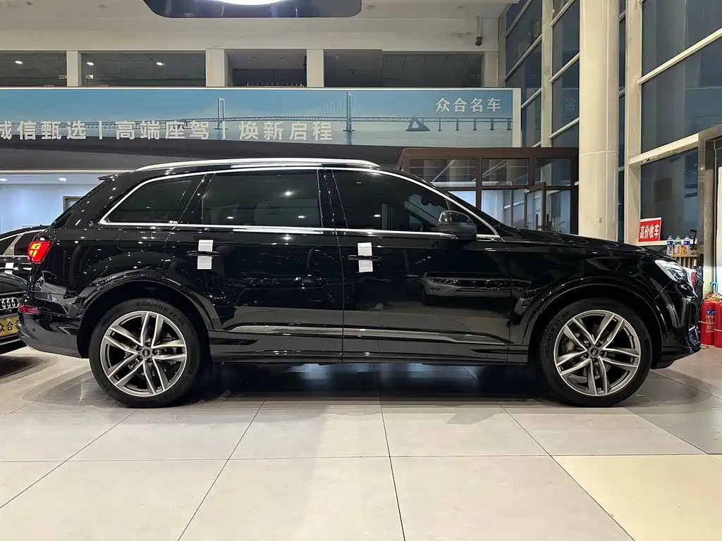 Audi Q7 55 TFSI quattro S line Sport