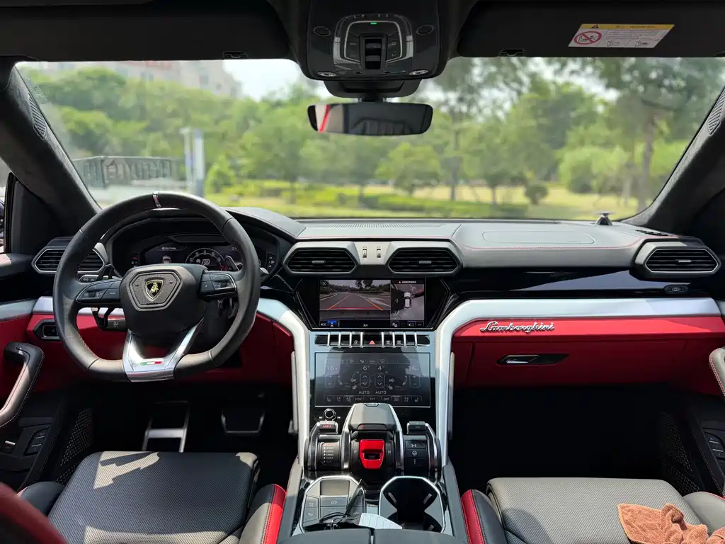 Urus 4.0 T V8 S
