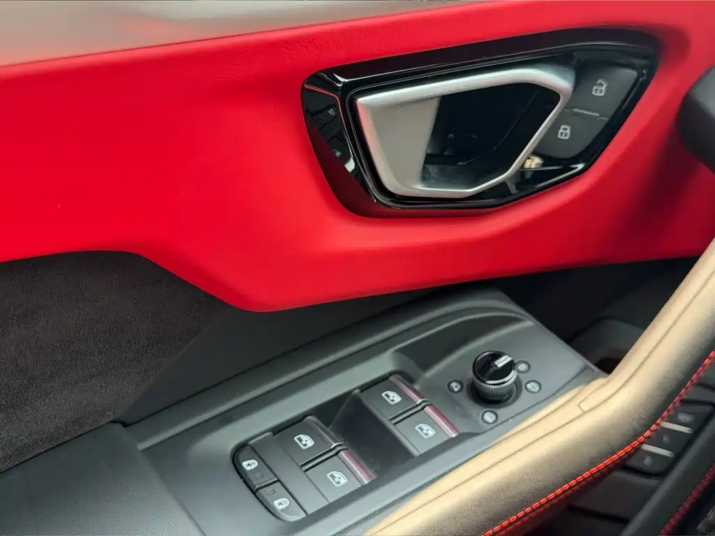 Urus 4.0 T V8 S