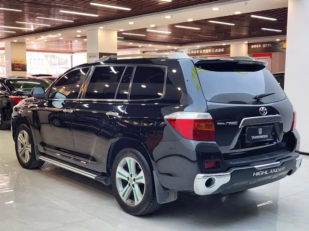 Highlander 2.7 L 2 WD 7-seat Luxury