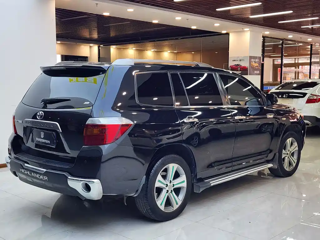 Highlander 2.7 L 2 WD 7-seat Luxury
