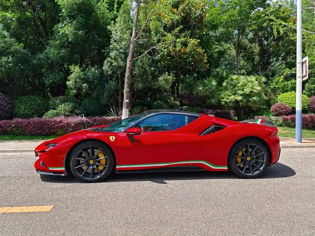 SF90 3.9 T V8 Stradale
