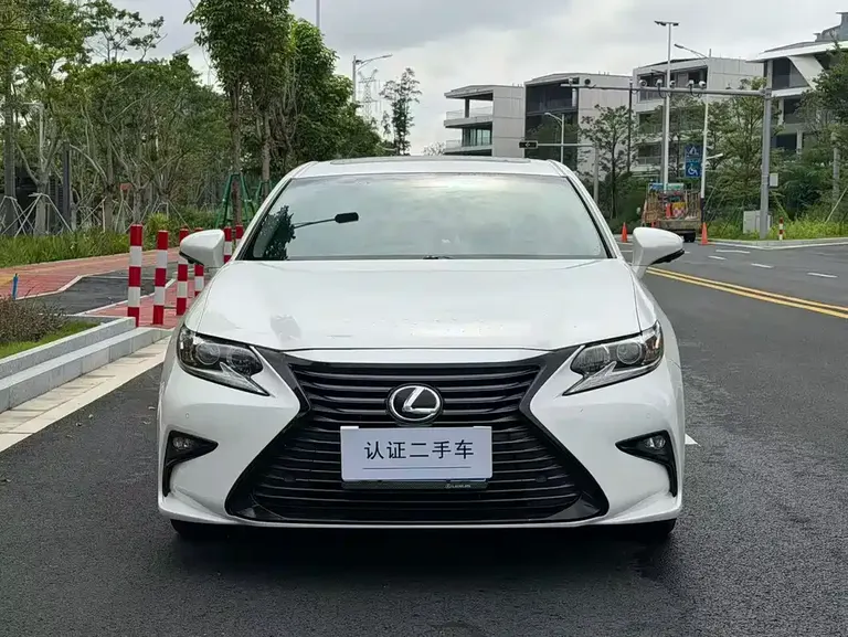 Lexus ES 200 30 Anniversary