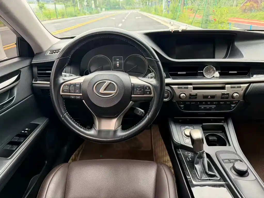 Lexus ES 200 30 Anniversary