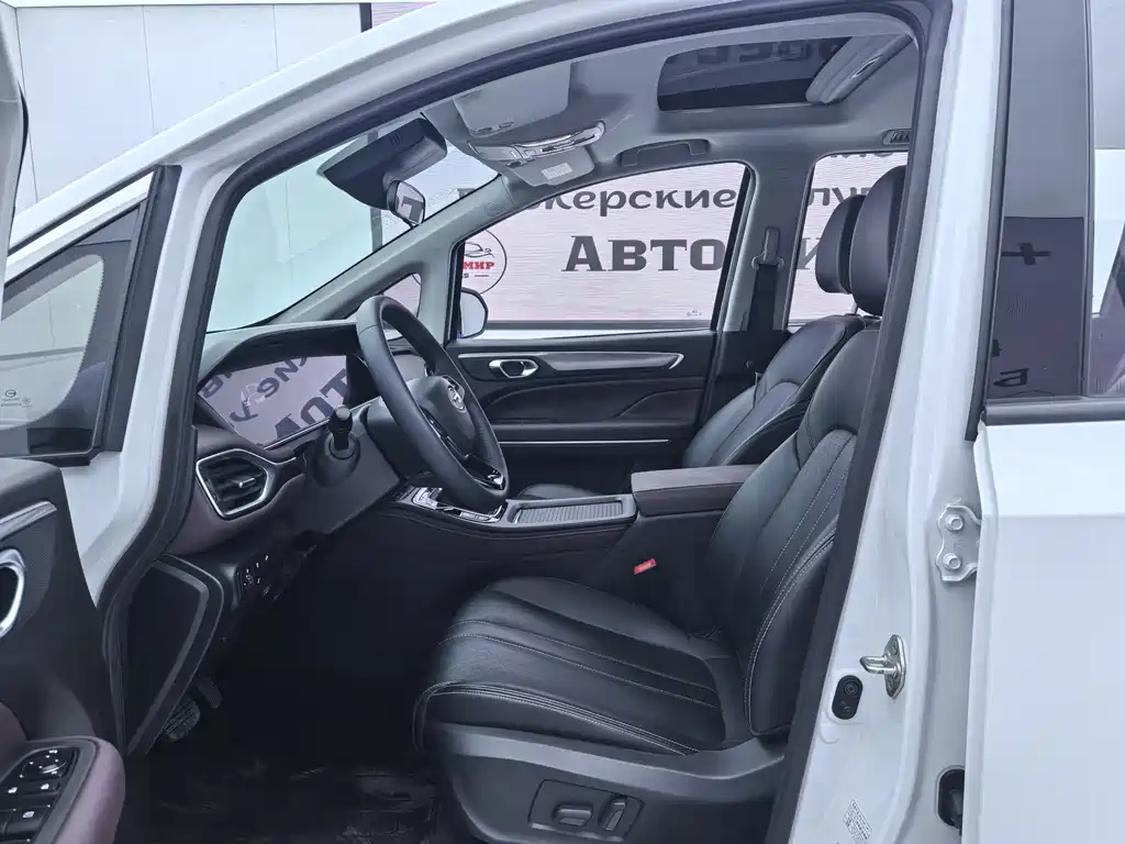 GAC Trumpchi M6 PRO 270 T Auto Luxury