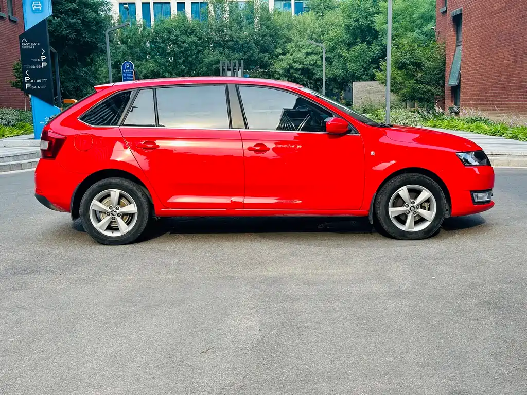 Rapid Spaceback 昕动 2014款 1.6 L 自动悦享版
