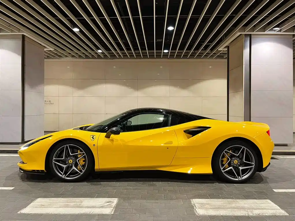 Ferrari F8 Tributo 3.9 T V8
