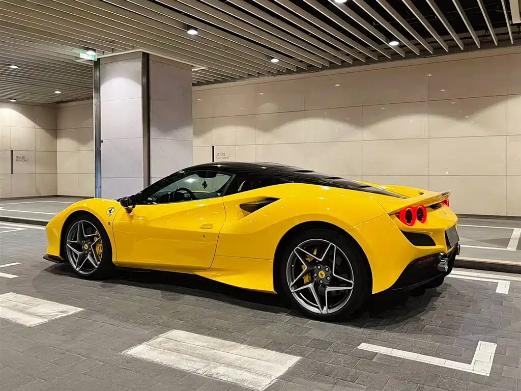 Ferrari F8 Tributo 3.9 T V8