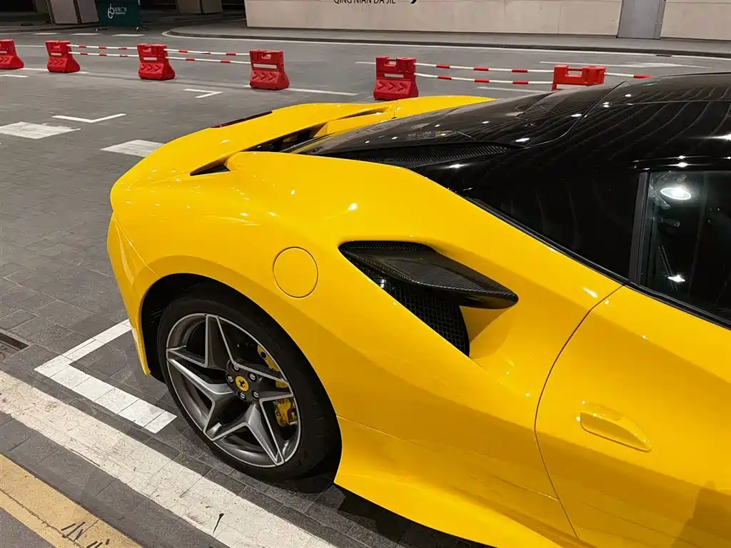 Ferrari F8 Tributo 3.9 T V8
