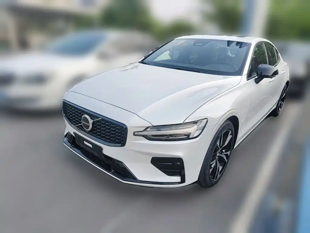 Volvo S60 沃尔沃S60 2025款 B4 智远运动版