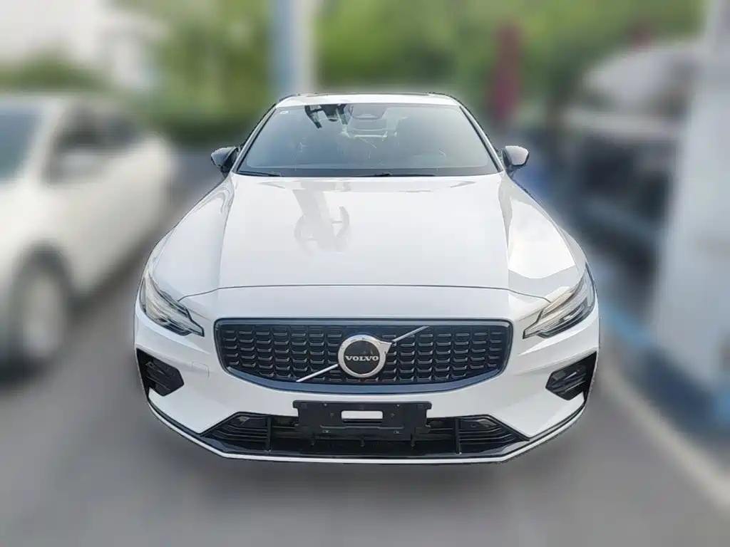 Volvo S60 沃尔沃S60 2025款 B4 智远运动版